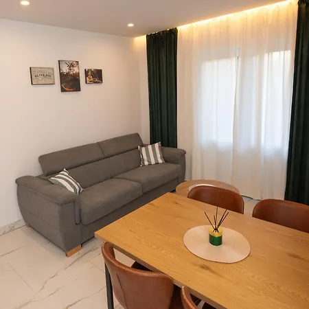 House Lux - Apartman *