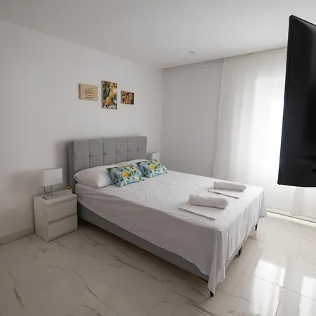 House Lux -