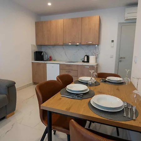 Apartment House Lux - *