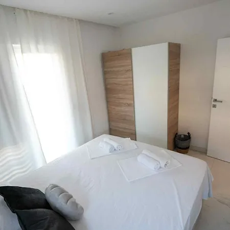 House Lux -